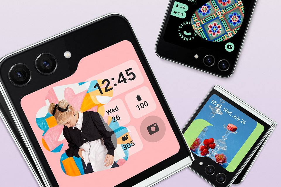 Three Samsung Galaxy Z Flip5 smartphones with the front screen view.